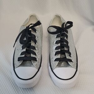 NEW Converse Sneakers - 7 (Women's)